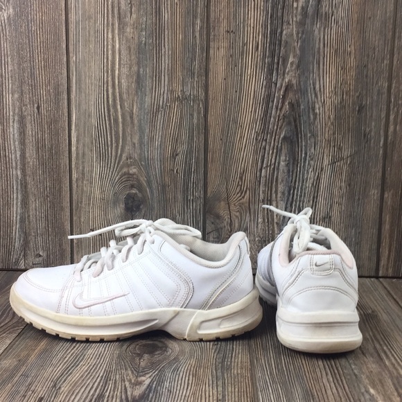 Nike (MOM Shoes)Women’s/Girls Leather Very Nice - Picture 3 of 8